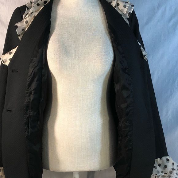 Bigio Collection Black Quilted Two Button Blazer Silk Ruffle Collar and Cuffs 12 - Picture 8 of 11